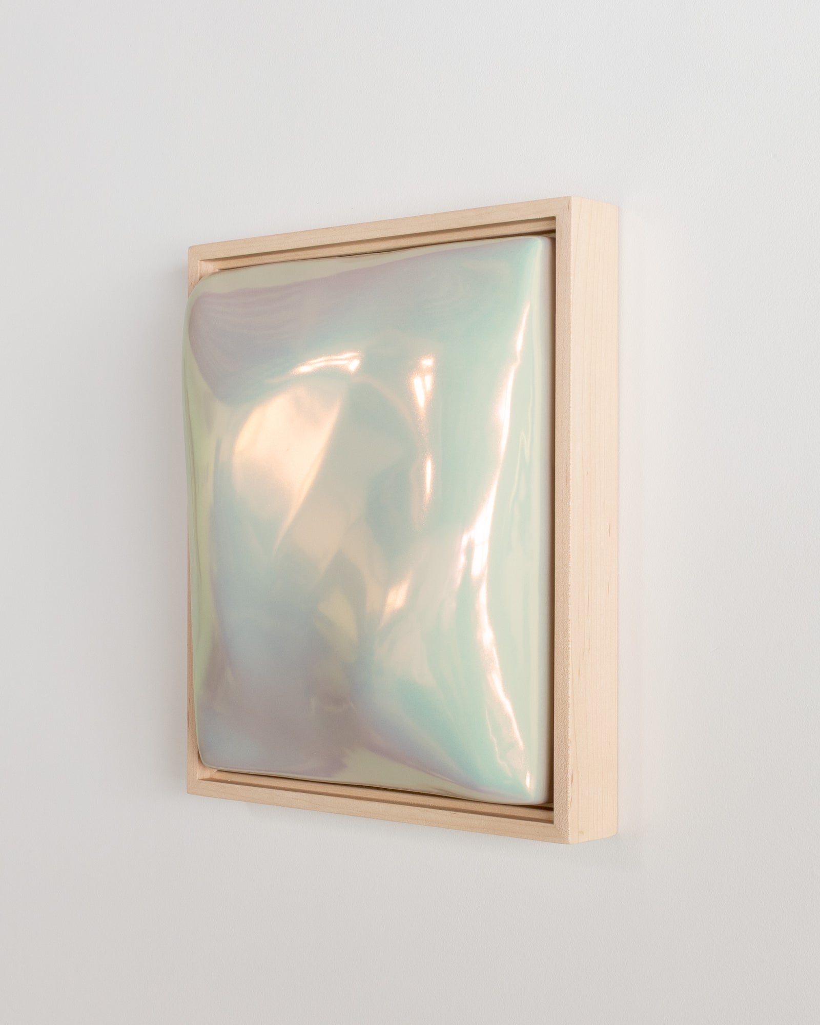 Sway in Light Iridescent