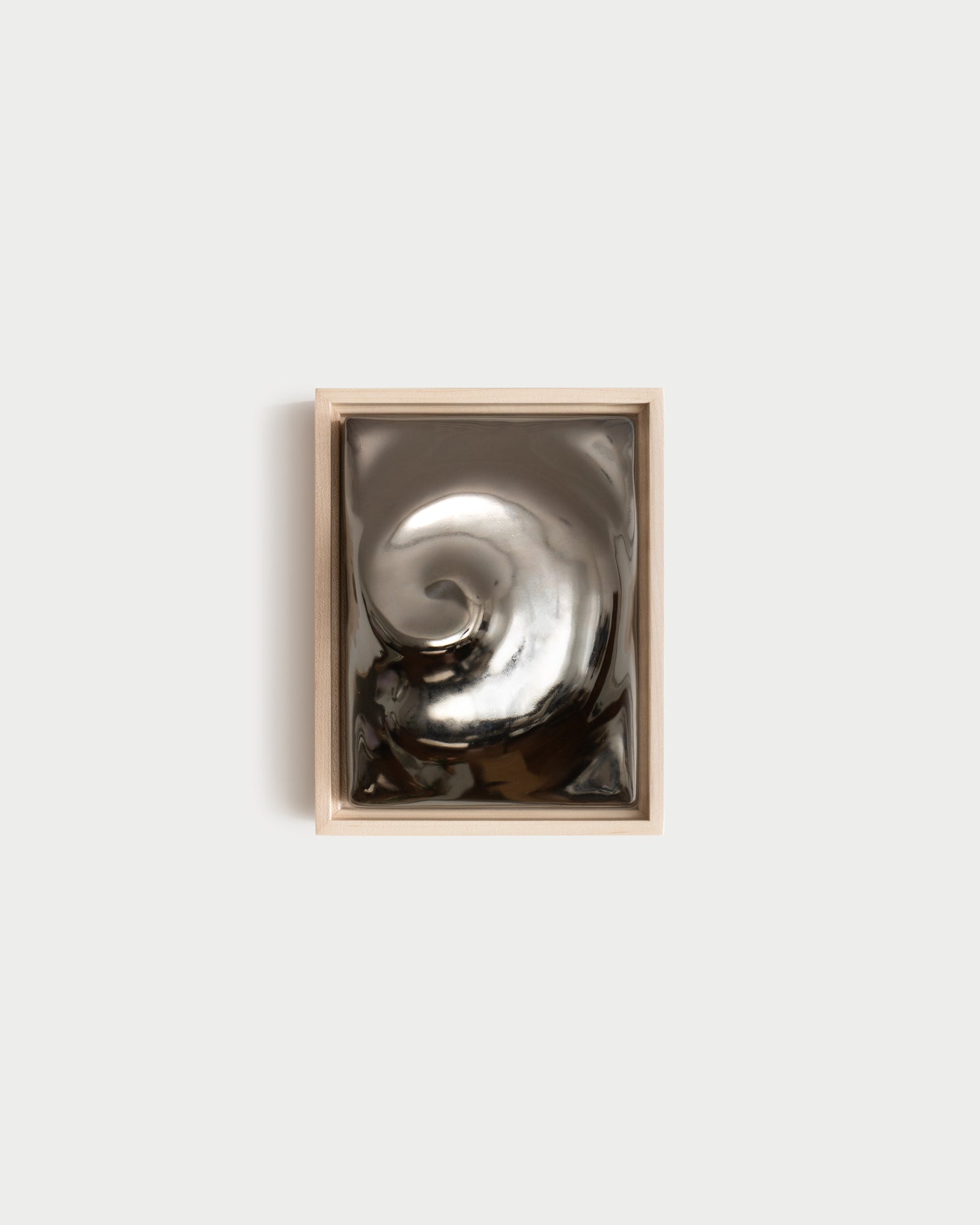 Nautilus in Dark Chrome
